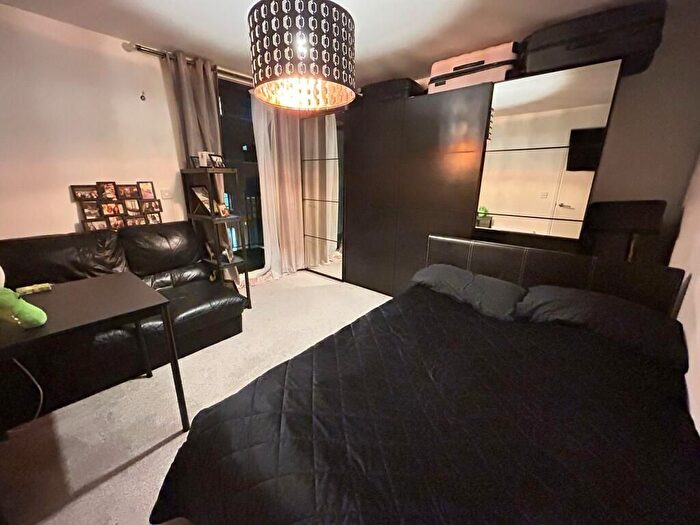 1 Bedroom Flat For Sale In Fawe Street, London, E14