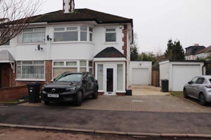 4 Bedroom Terraced House To Rent In Onslow Gardens, London, E18