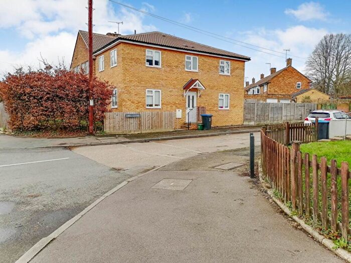 3 Bedroom Semi-Detached House To Rent In Abel Close, Hemel Hempstead, Hertfordshire, HP2