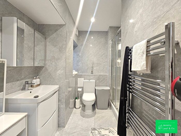 1 Bedroom Flat To Rent In Limerick Mews, London, N2