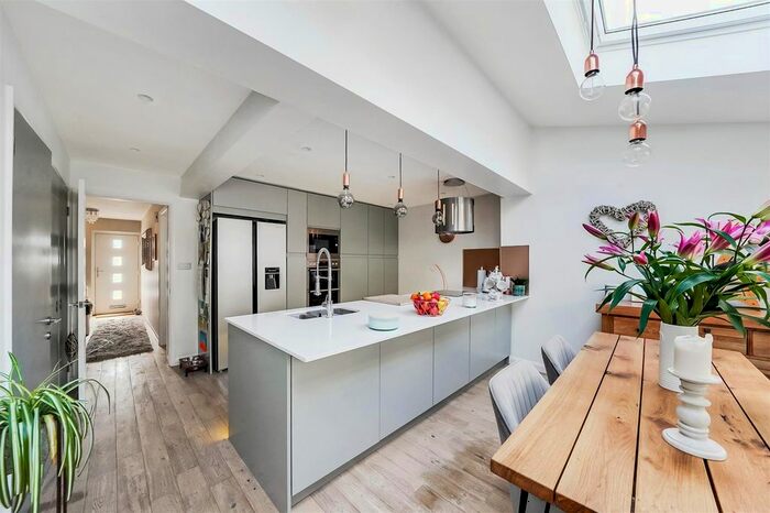 3 Bedroom Property For Sale In Saunders Way, West Charleton, Kingsbridge, TQ7