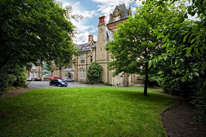 1 Bedroom Flat For Sale In Apartment, Boothroyds, Dewsbury, West Yorkshire, WF13