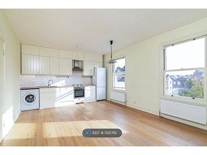 2 Bedroom Flat To Rent In Heyworth Road, London, E5