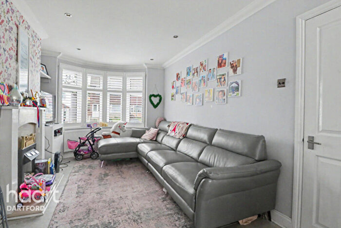 3 Bedroom Terraced House For Sale In Collindale Avenue, Erith, DA8