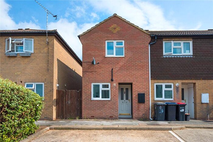 2 Bedroom End Of Terrace House For Sale In Station Road, Whitstable, Kent, CT5