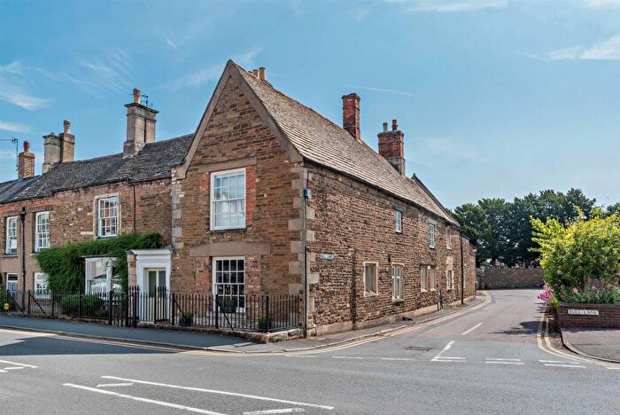 3 Bedroom Character Property For Sale In Alwyne Close, Oakham, Rutland, LE15