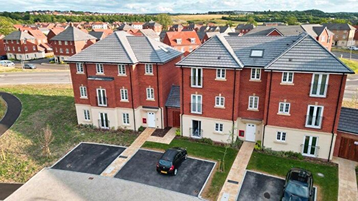 2 Bedroom Apartment For Sale In Oakwell Place, Guisborough Corner, Houghton Regis, Dunstable, LU5