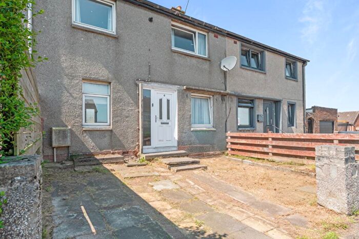 3 Bedroom Terraced House For Sale In Shields Road, Dunfermline, Fife, KY11