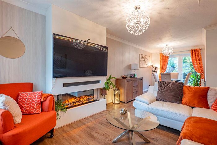 3 Bedroom Detached House For Sale In Farington Gate, Leyland, PR25