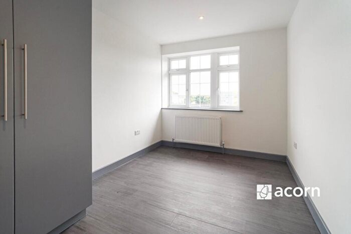 1 Bedroom Flat To Rent In New Studios & One Bedroom Apartments, SE5