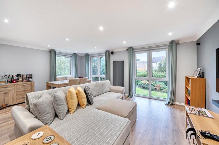 2 Bedroom Apartment For Sale In Albemarle Road, Beckenham, Bromley, BR3
