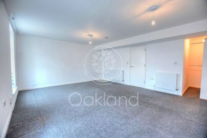 1 Bedroom Flat To Rent In High Street, Barkingside, Ilford, IG6