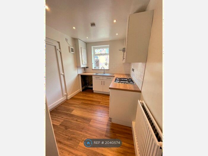 2 Bedroom Terraced House To Rent In Fitzwarren Street, Salford, M6