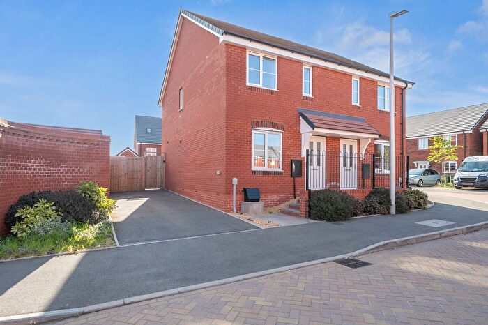 2 Bedroom Semi-Detached House For Sale In Czar Mews, Pershore, WR10