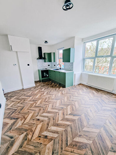 3 Bedroom Flat To Rent In Chandos Road, London, N17