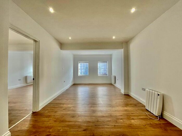 1 Bedroom Flat To Rent In Windsor Street, Uxbridge, UB8