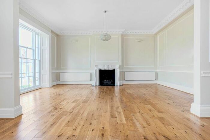 3 Bedroom Flat To Rent In Marlborough Place, London, NW8