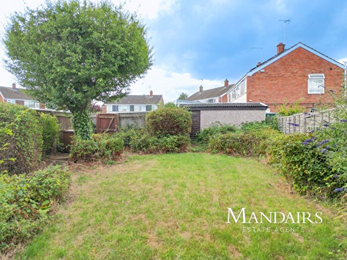 3 Bedroom Semi-Detached House For Sale In Aldsworth Close, Peterborough, PE1