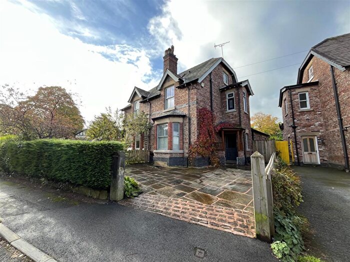 3 Bedroom Property To Rent In Trafford Road, Alderley Edge, SK9