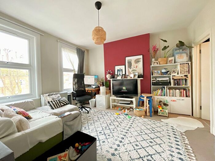 1 Bedroom Flat To Rent In Queen Elizabeth’S Walk, London, N16