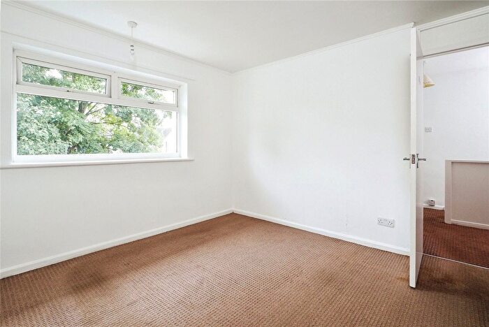3 Bedroom Terraced House For Sale In Bradley Walk, Clifton, Nottingham, NG11