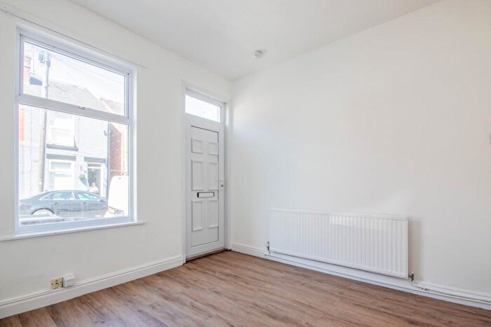 2 Bedroom Terraced House To Rent In Lichfield Road, Nottingham, NG2