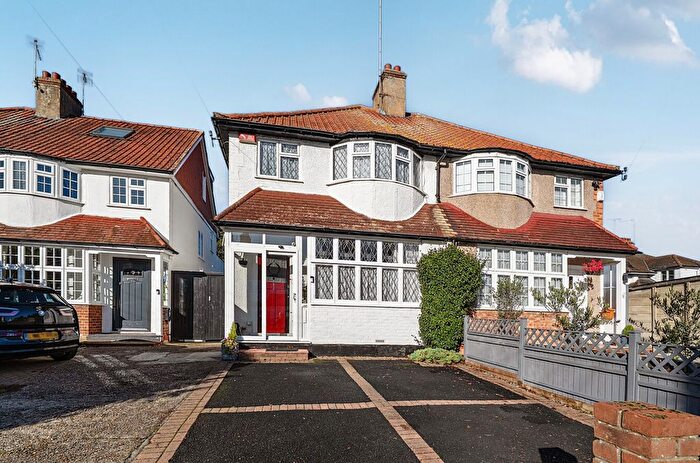 3 Bedroom Semi Detached House For Sale In Middleton Avenue, Sidcup, DA14