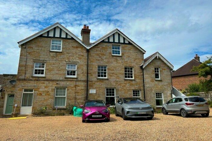 3 Bedroom Flat To Rent In Brittany House, Crowborough, TN6