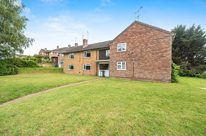 2 Bedroom Flat For Sale In Middleton Close, Townhill Park, Southampton, Hampshire, SO18