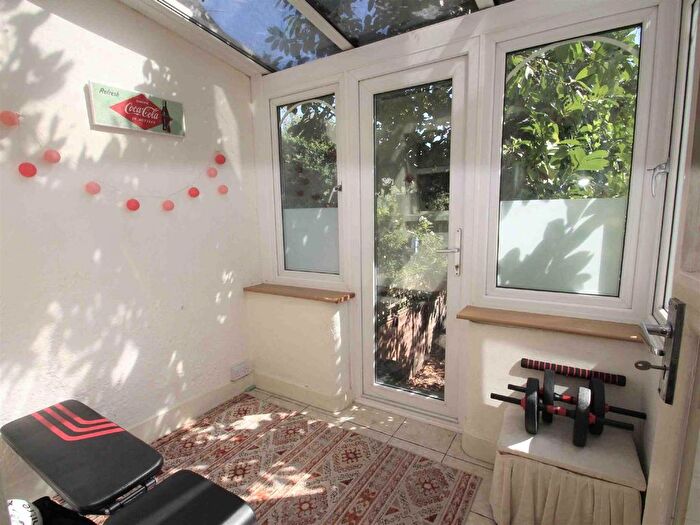 1 Bedroom Flat To Rent In Schubert Road, Putney, London, SW15