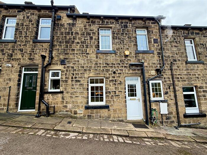 3 Bedroom Terraced House For Sale In Rocks View, Halifax, HX2