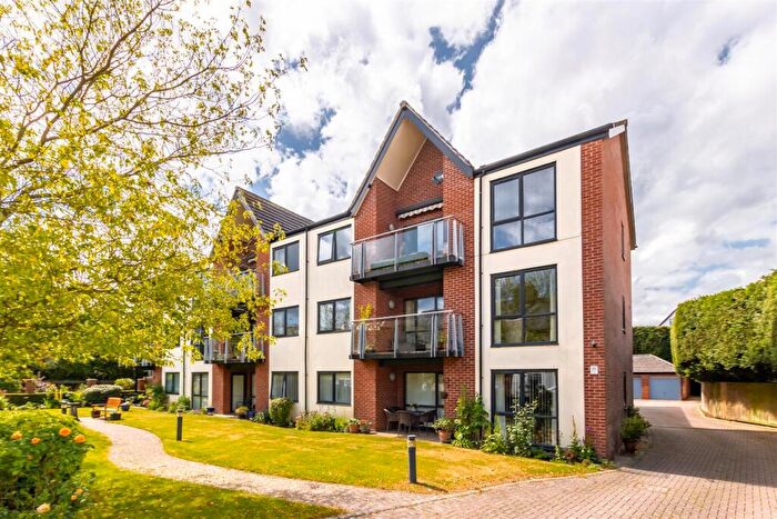 2 Bedroom Apartment For Sale In Roslyn Court, Willow Wong, Burton Joyce, Nottingham, NG14