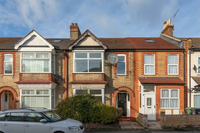 3 Bedroom House To Rent In Alpha Road, Chingford, E4