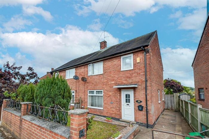3 Bedroom Semi-Detached House For Sale In Kinlet Road, Nottingham, NG5