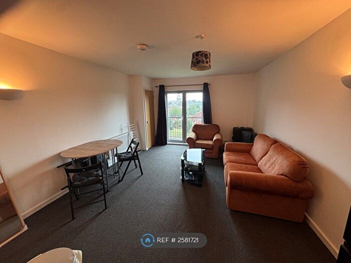 2 Bedroom Flat To Rent In Portland Square, Nottingham, NG7