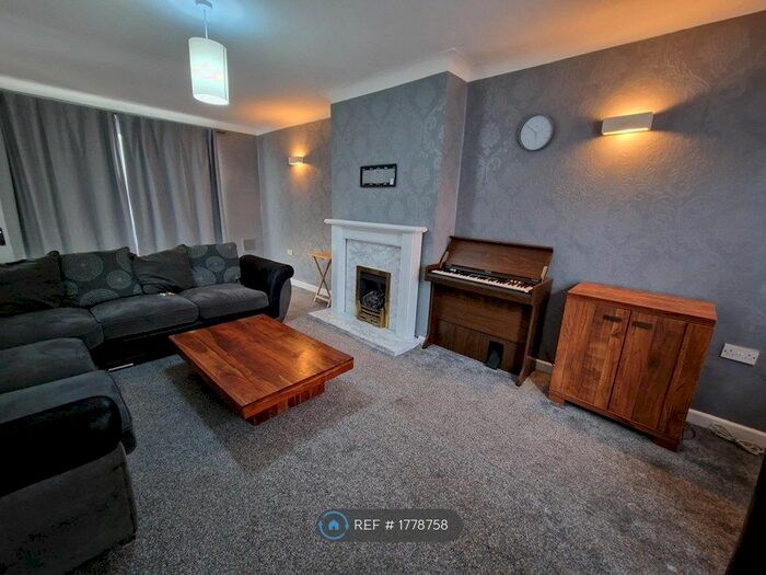 3 Bedroom Semi-Detached House To Rent In Central Drive, Bramhall, Stockport, SK7