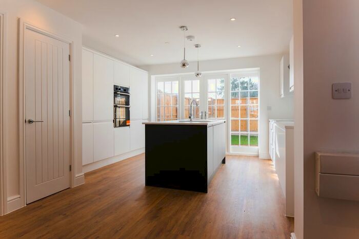 4 Bedroom Town House To Rent In High Street, Littlebourne, Canterbury, CT3