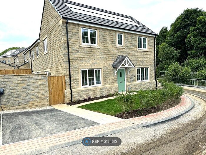 3 Bedroom Semi-Detached House To Rent In Bamford Court, Sheffield, S36