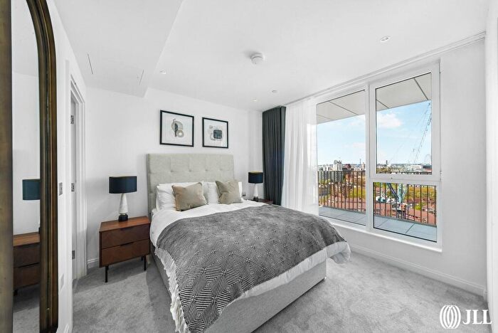 2 Bedroom Apartment To Rent In Gasholder Place London, SE11