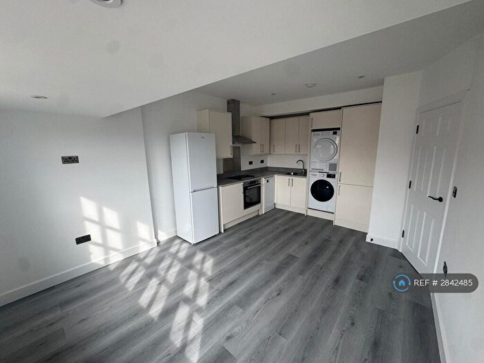 1 Bedroom Flat To Rent In High Street, Barnet, EN5