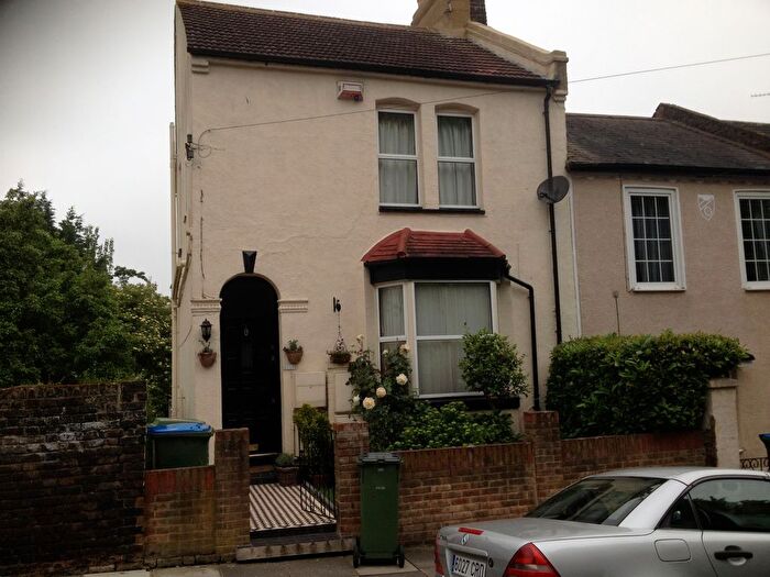 1 Bedroom Flat To Rent In Paget Rise, London, SE18