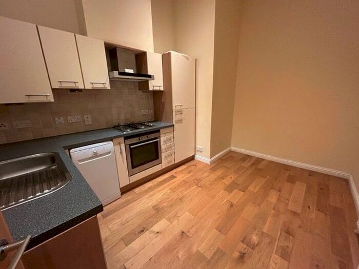 2 Bedroom Flat To Rent In Regents House, Dundee, DD3