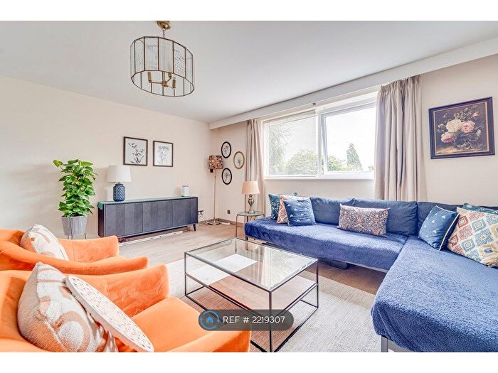 2 Bedroom Flat To Rent In Waverley Road, Crouch End, London, N8