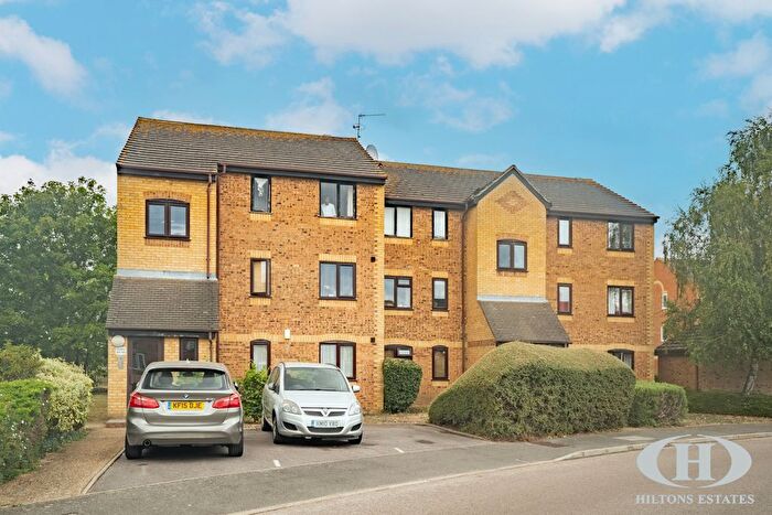 1 Bedroom Flat For Sale In Burket Close, Southall, UB2