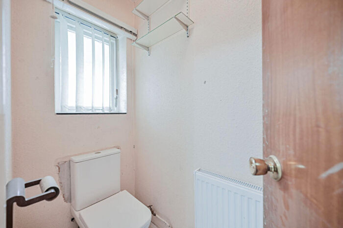 3 Bedroom Semi-Detached House To Rent In Faversham Avenue, Chingford, Chingford, London, E4