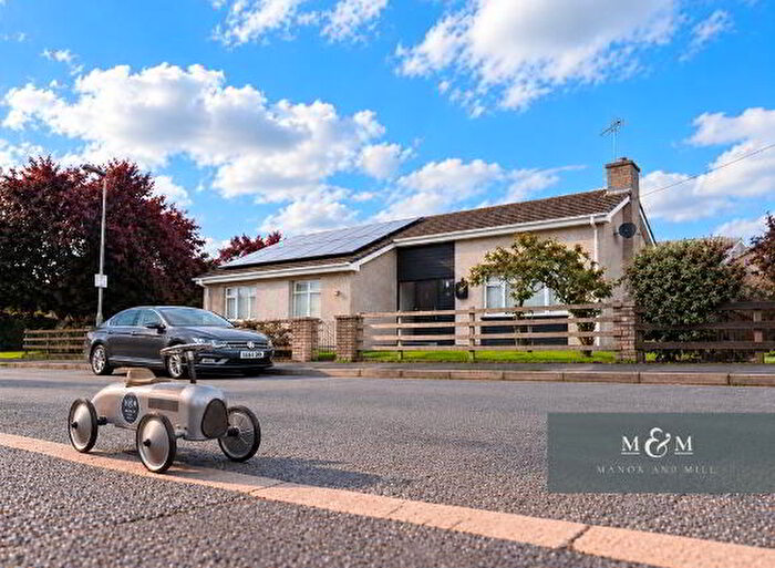 3 Bedroom Detached Bungalows For Sale In Castle Parade, Richhill, BT61