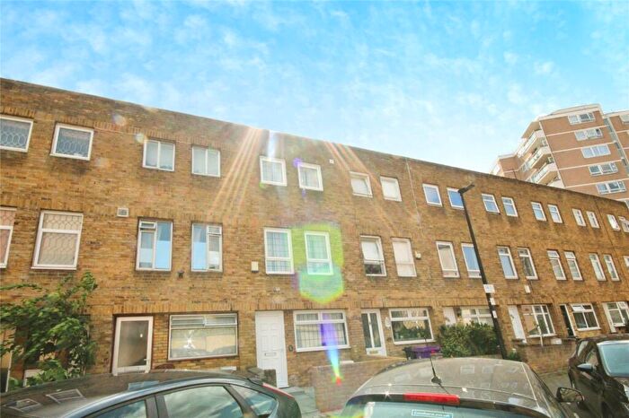 5 Bedroom Terraced House To Rent In Brabazon Street, Poplar, London, E14