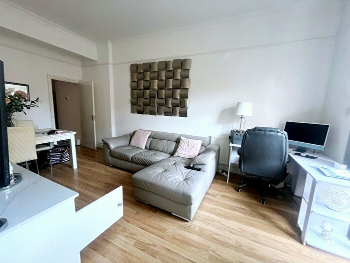 2 Bedroom Flat To Rent In Thrale Road, Streatham, SW16