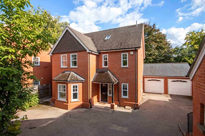 5 Bedroom Detached House For Sale In Shire Lane, Chorleywood, WD3