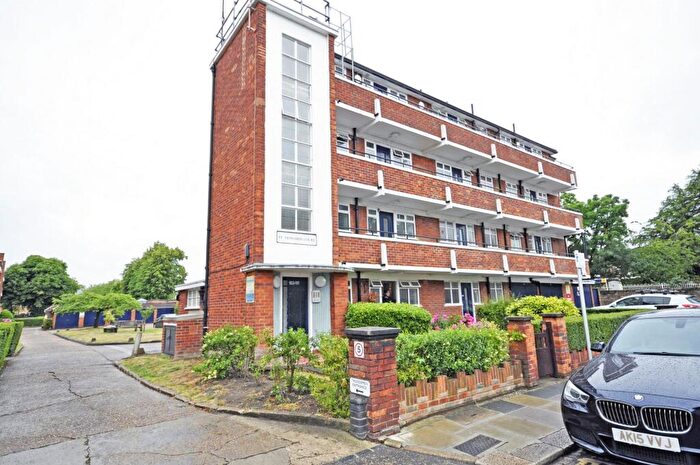 1 Bedroom Apartment To Rent In St Leonards Court, St Leonards Road, Mortlake, SW14